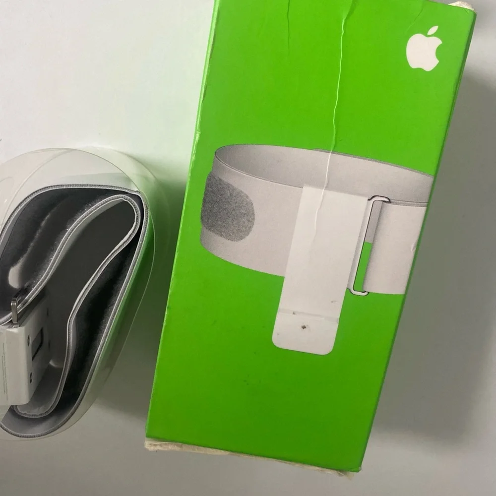Apple White Armband with Green Box